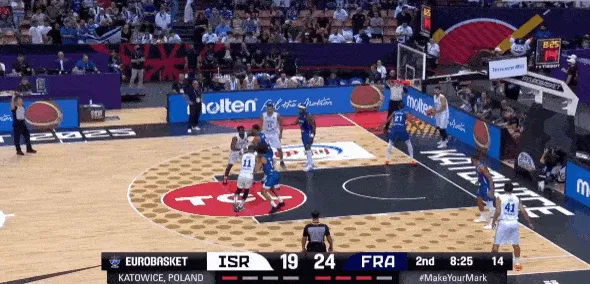 英雄联盟世界赛官网入口-马达尔失去平衡下中距离跳投稳稳命中，并造成对手犯规