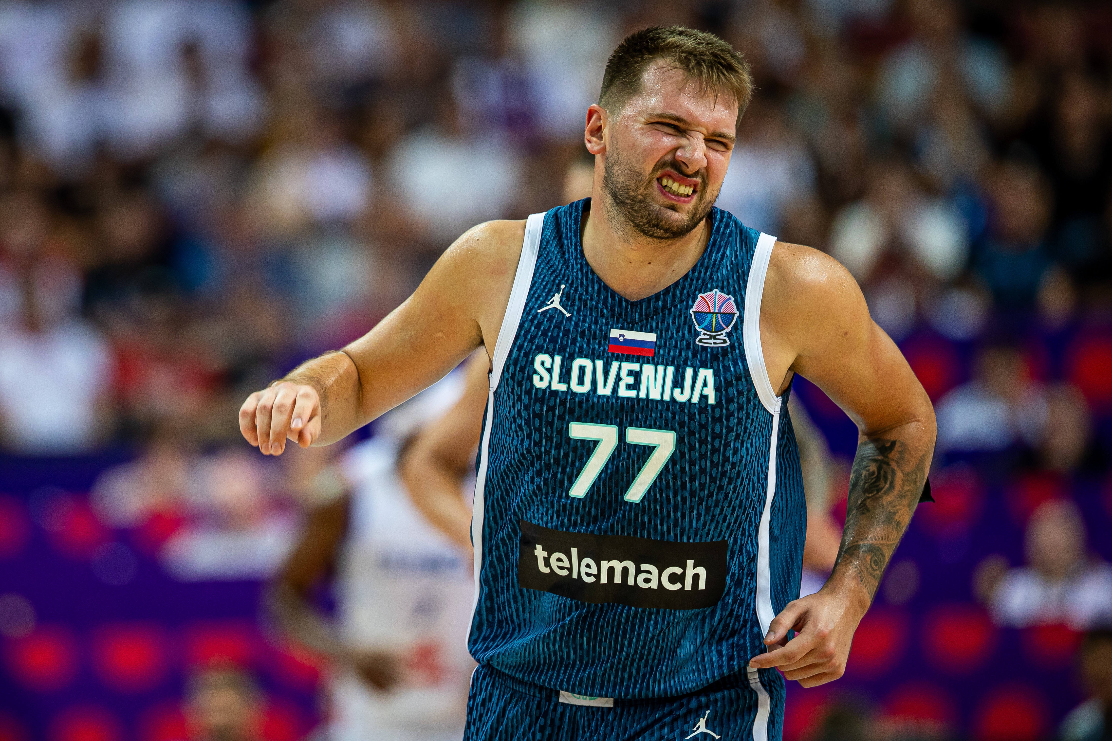 英雄联盟世界赛官网入口-斯洛文尼亚半场领先冰岛1分！东契奇半场10中3&amp;三分4中0得9分3犯