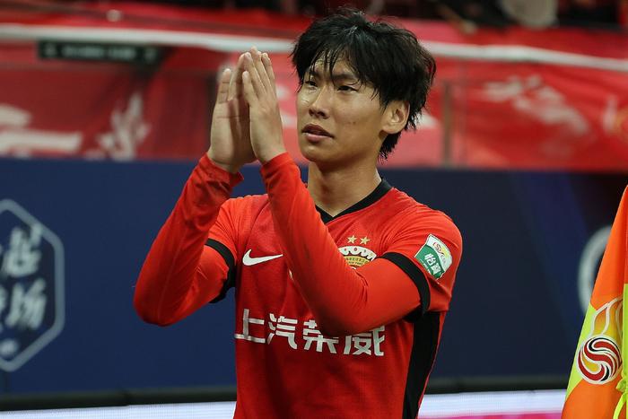 世界赛赛程-媒体人：李新翔最合适定位是踢替补中锋或影锋，边路不是他的特点